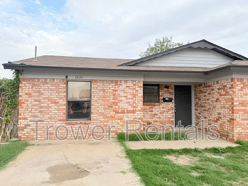 4 bed, 2.0 bath, 1916 sqft, $1,900 — Photo 3