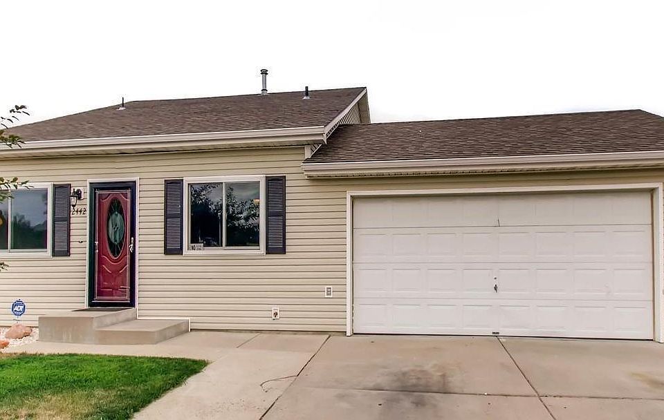 1st image of 2442 Apple Ave