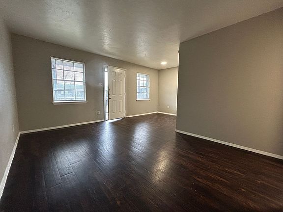 3rd image of 1500 E Beverly Dr #211