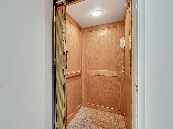4th image of 9709 Shadybrook Drive #202
