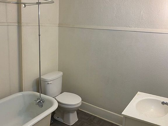 4th image of 32 W Crosier St