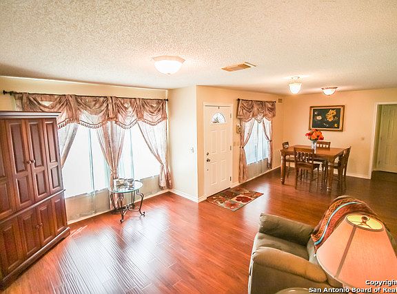 5th image of 6227 Fox Creek St