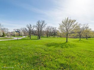 215 Oak Brook Rd, Oak Brook, IL 60523