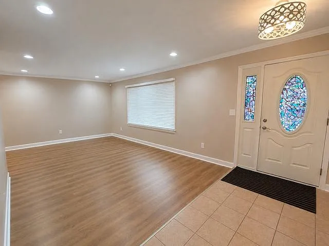 119 S Elroy Ave — Photo 2