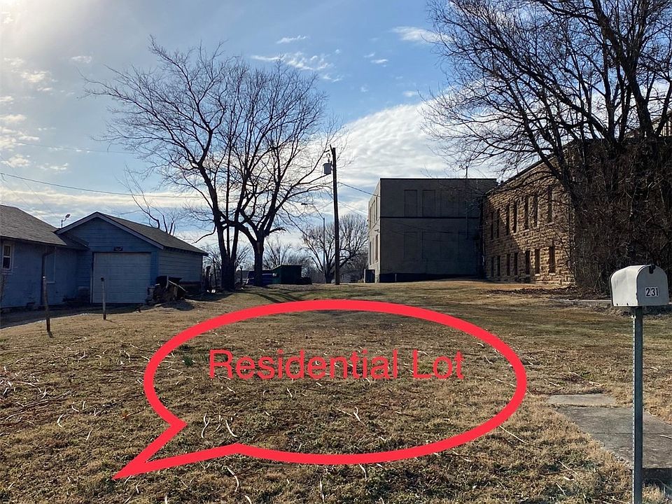 1st image of 230 N Leonard St
