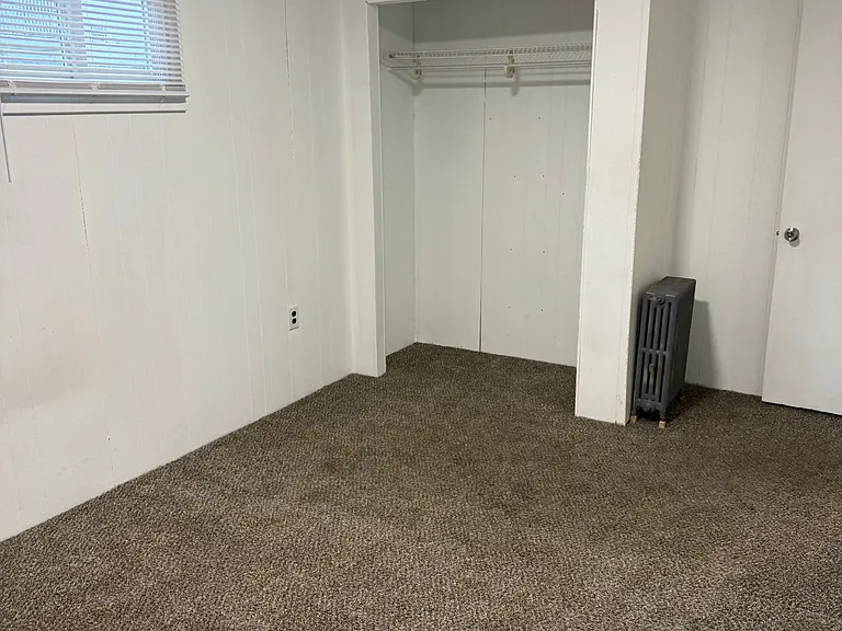 417 Mortimer St — Photo 23