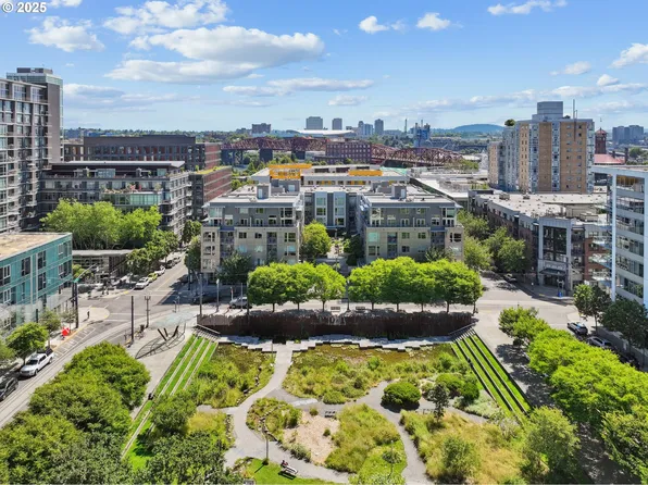 1125 NW 9th Ave APT 410, Portland, OR 97209