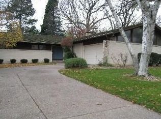 3517 49th St, Moline, IL 61265