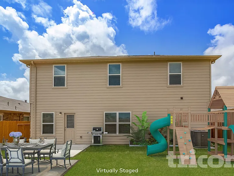 520 Red Dusk Paint Dr — Photo 15