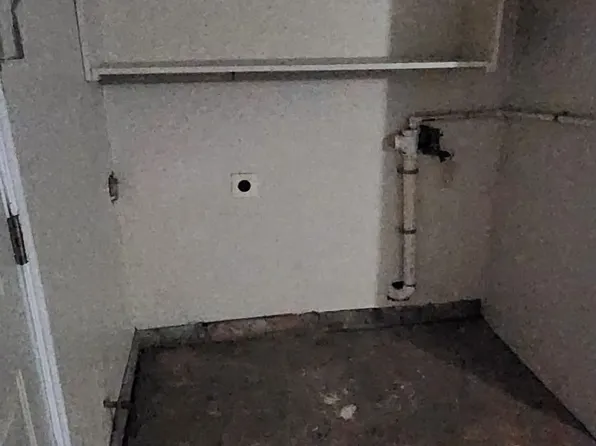 4000 Vickie Dr, Del City, OK 73115