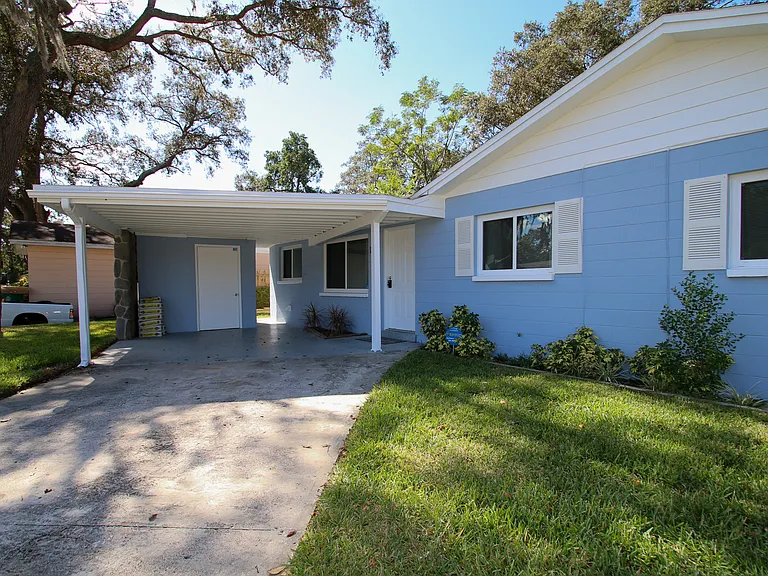 10926 N 29th Streethillsborough Country — Photo 5