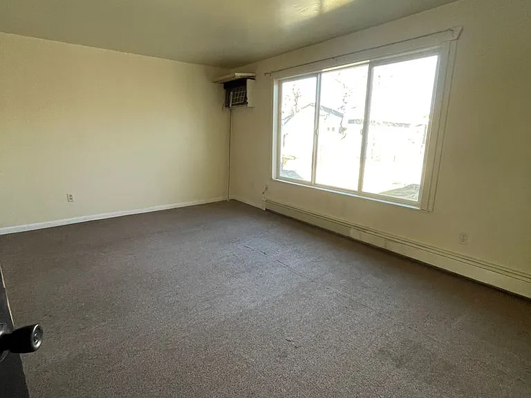 1227 Howard Ave — Photo 1