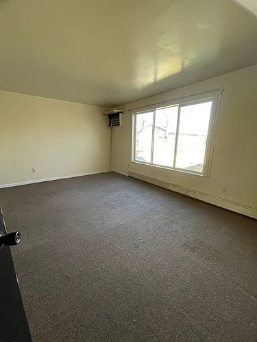 1227 Howard Ave Photo 1