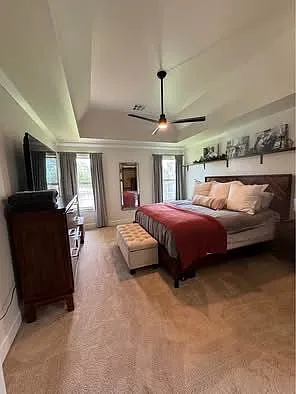 4 bed, 2.5 bath, 2376 sqft, $2,850 — Photo 2