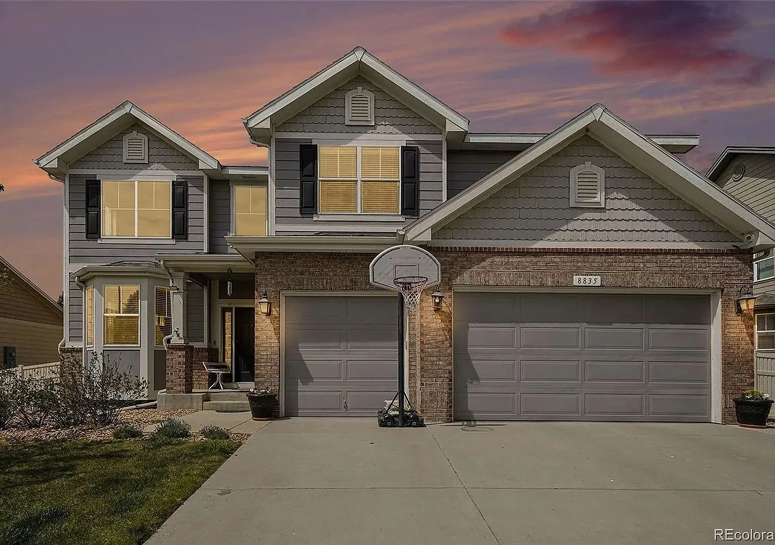 Spacious 5BR House in Longmont — Photo 1