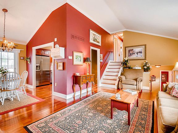 5th image of 309 Langley Ct
