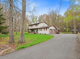 411 Tranquility Ct, Long Pond, PA 18334