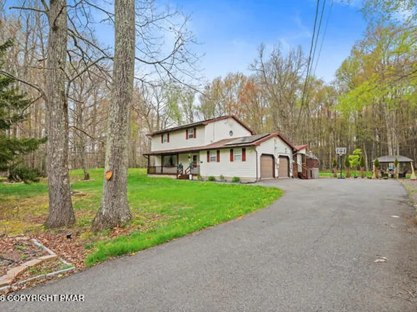 411 Tranquility Ct, Long Pond, PA 18334