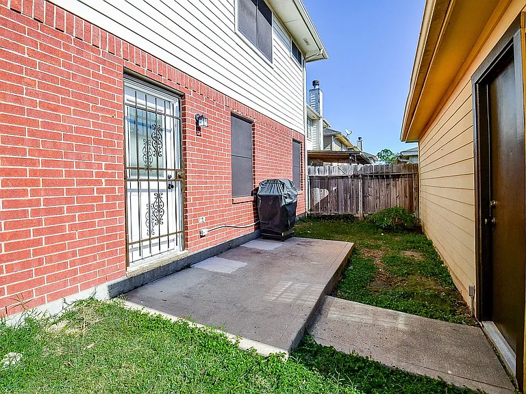 13837 Purplemartin St — Photo 31