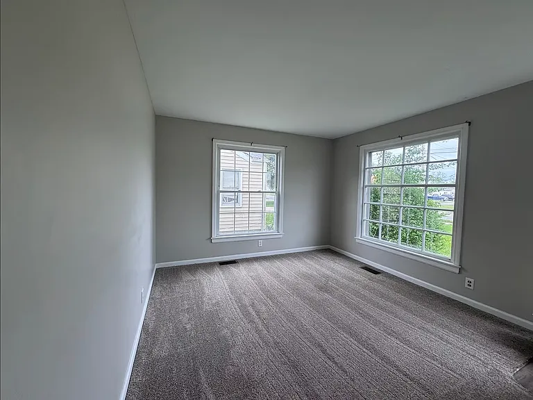 2704 S Macedonia Ave — Photo 14
