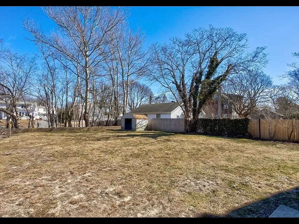 15 Oak Neck Rd