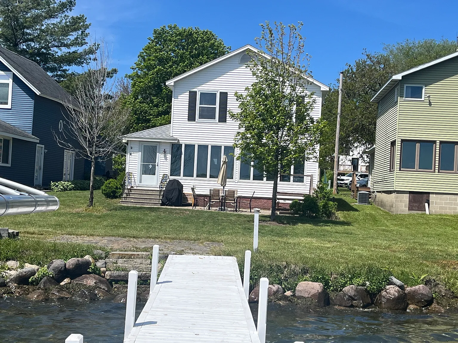 4 bed, 1950 sqft, $2,600 — Photo 1