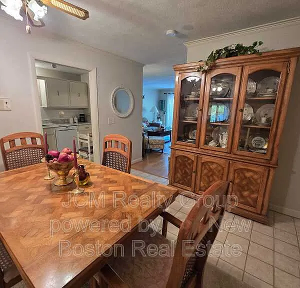 276 Albion St — Photo 5