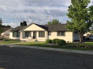 8907 W Hood Ave, Kennewick, WA 99336