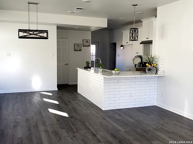 5735 Canterbury Run — Photo 1