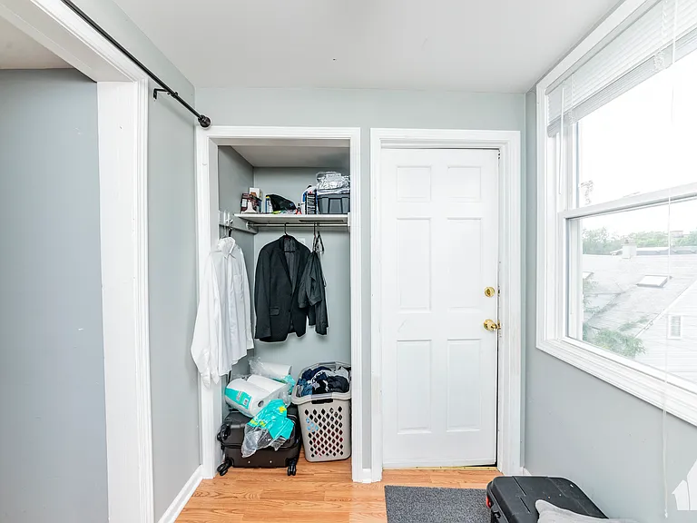 1332 W Barry Ave #3 — Photo 11