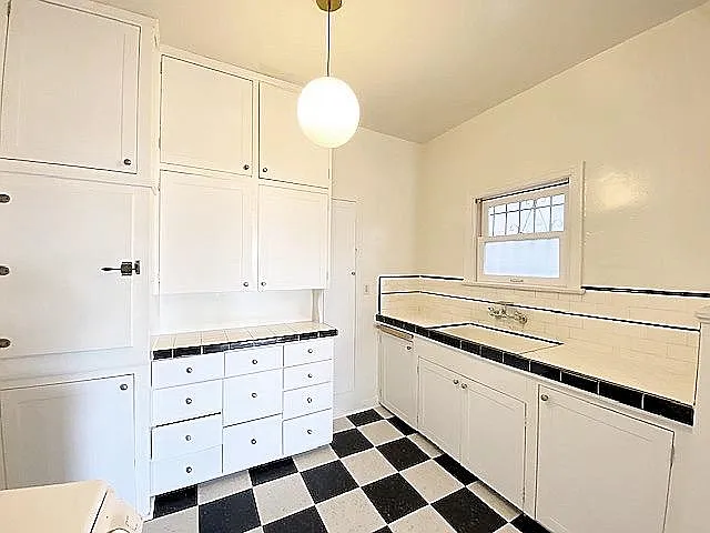 920 N Hoover St #B — Photo 15