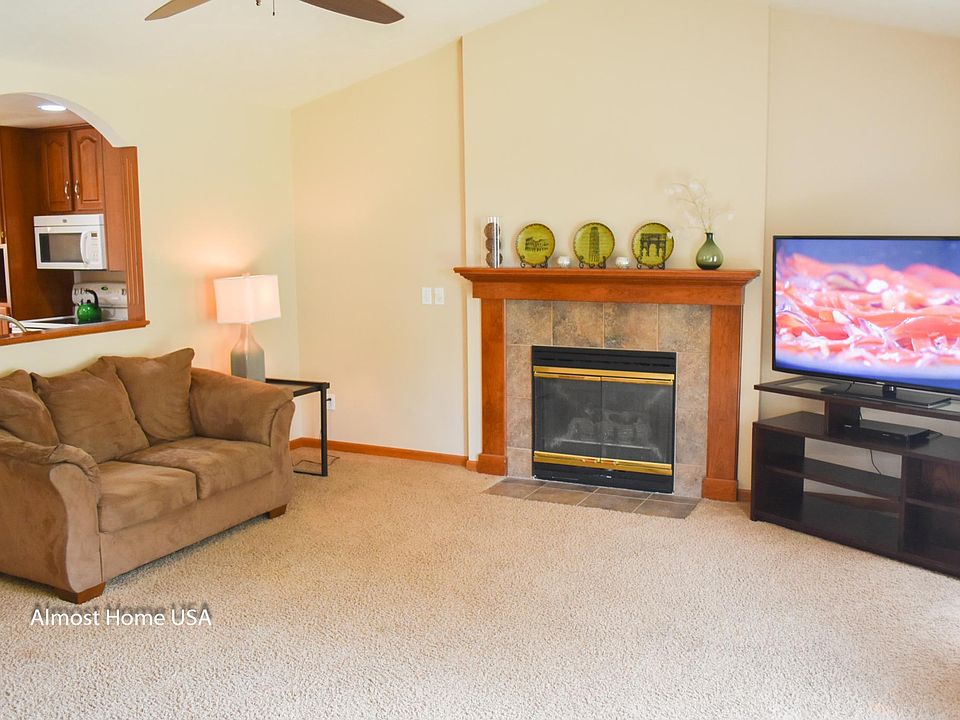 2144 Packerland Dr, Green Bay, WI 54304 Zillow