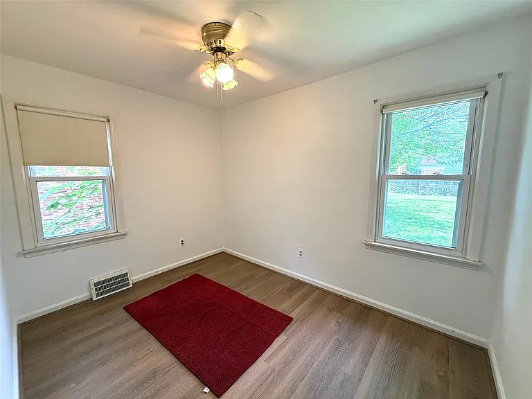 1746 N Denwood St — Photo 6