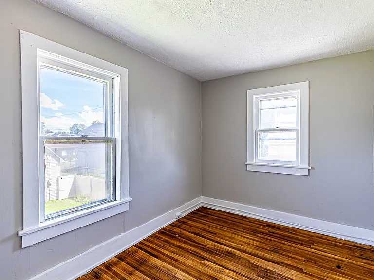 279-279.5 Adams St #C — Photo 17