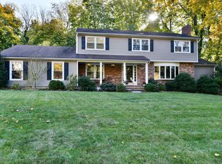 814 Kings Ct, Middletown, NJ 07748