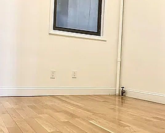 5th image of 409 W 50th St APT 2D
