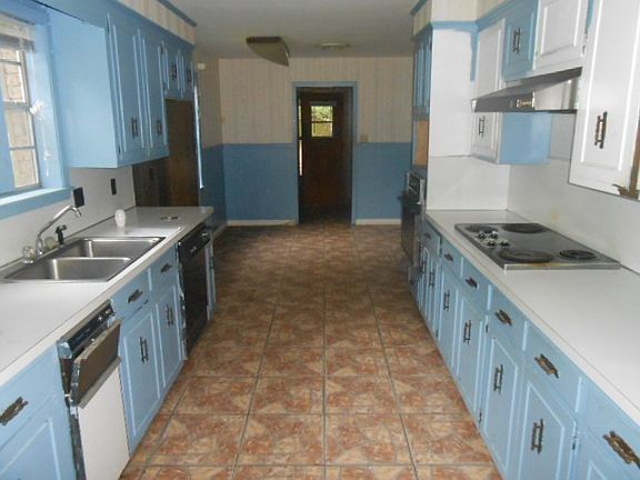 4th image of 1405 Canterbury Ln
