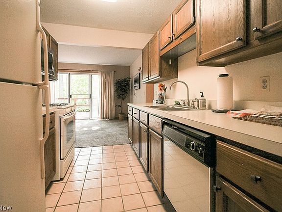 3rd image of 2246 Pine Tree Ln #14
