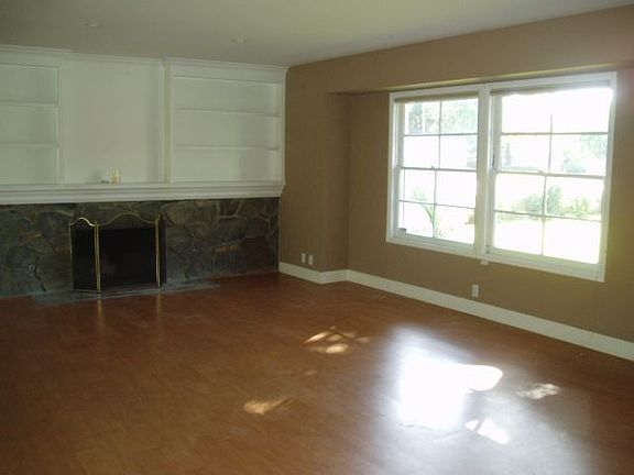 Large Living Room w/Big Windows for Natural Light; Fireplace & Built-ins
