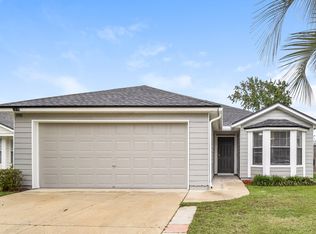 1976 Hunters Trace Cir, Middleburg, FL 32068