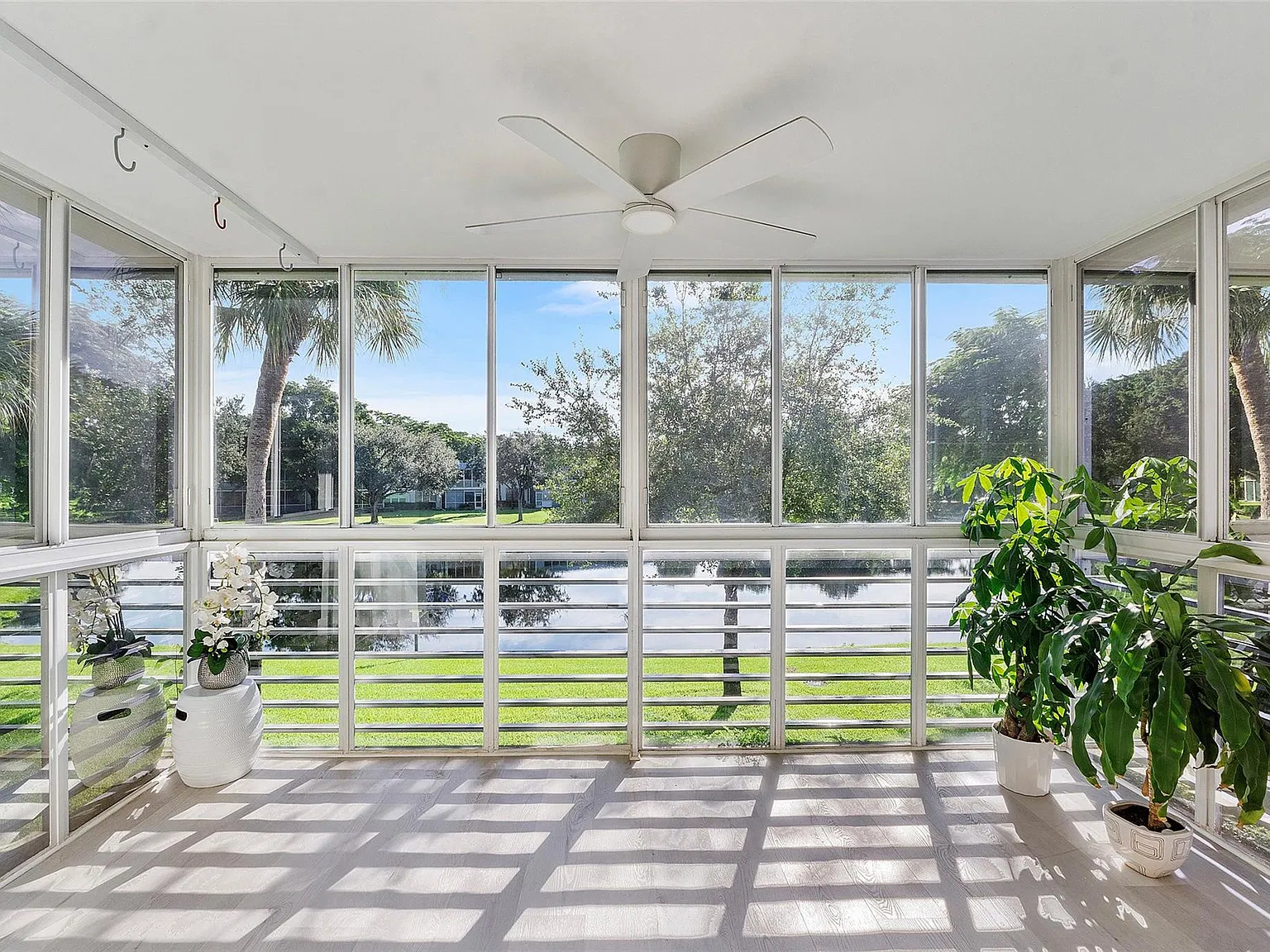 3 bed, 3.0 bath, 1620 sqft, $2,850 — Photo 2