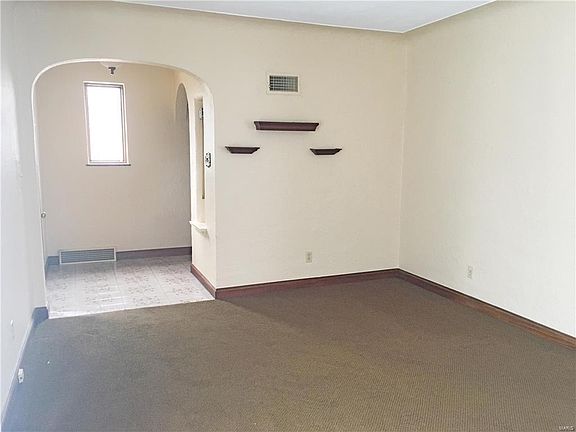5th image of 6532 Lindenwood Pl