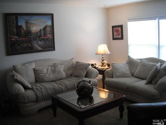 3rd image of 1008 Highland Ave