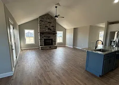 3 bed, 1760 sqft, $2,175 — Photo 4