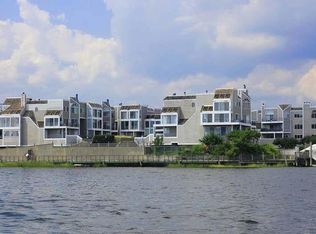 123 Harbour Close #123, New Haven, CT 06519