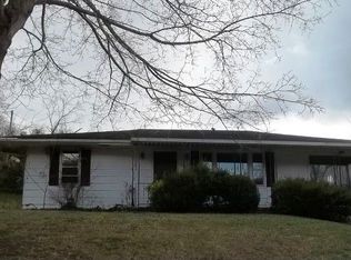 703 Oak St, Grayson, KY 41143