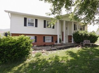 6470 E Donnagail Dr, Penn Laird, VA 22846