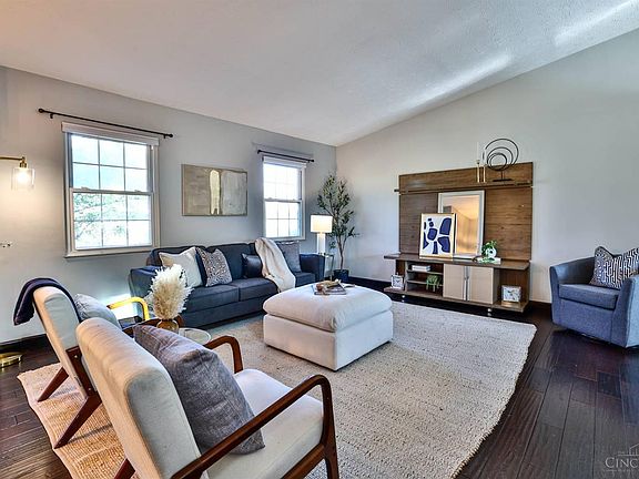 4th image of 7712 Whitehall Cir E