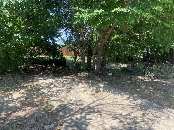 357 Fagg Dr, Lewisville, TX 75057