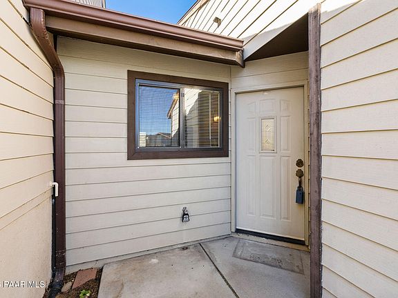 2nd image of 554 Pineview Dr